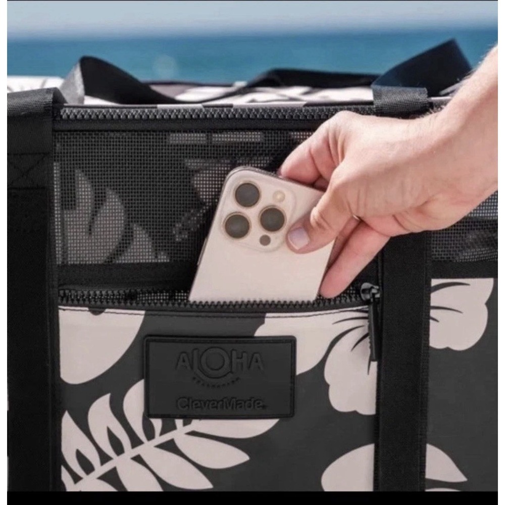 Aloha Collection NWT CleverMade Collapsible Beach Totes Costco Set of 2 Hawaii - Picture 3 of 10